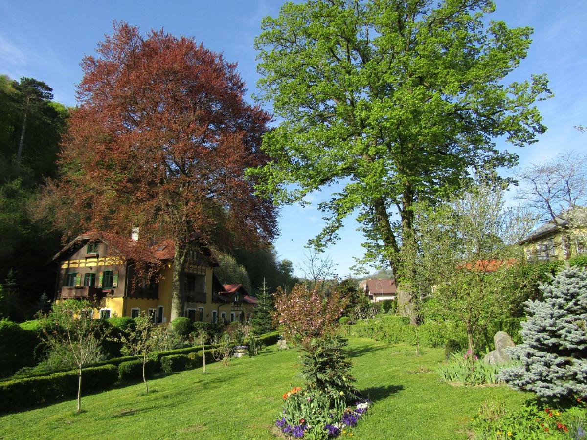 Villa Kreuthhof Appartements Клостернойбург Екстериор снимка