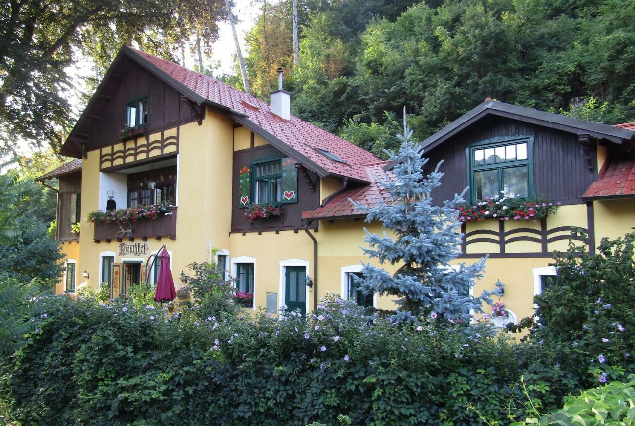 Villa Kreuthhof Appartements Клостернойбург Екстериор снимка