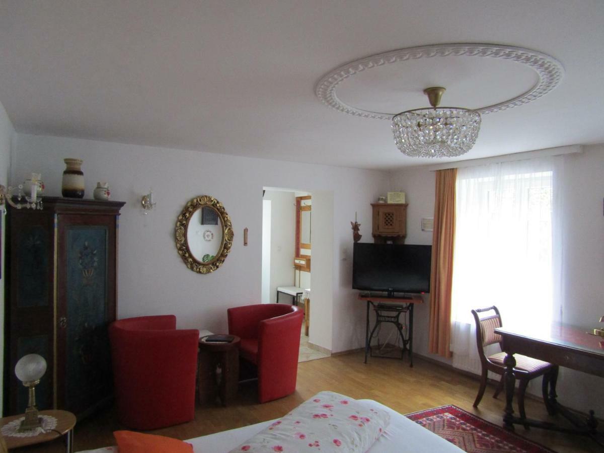 Villa Kreuthhof Appartements Клостернойбург Екстериор снимка