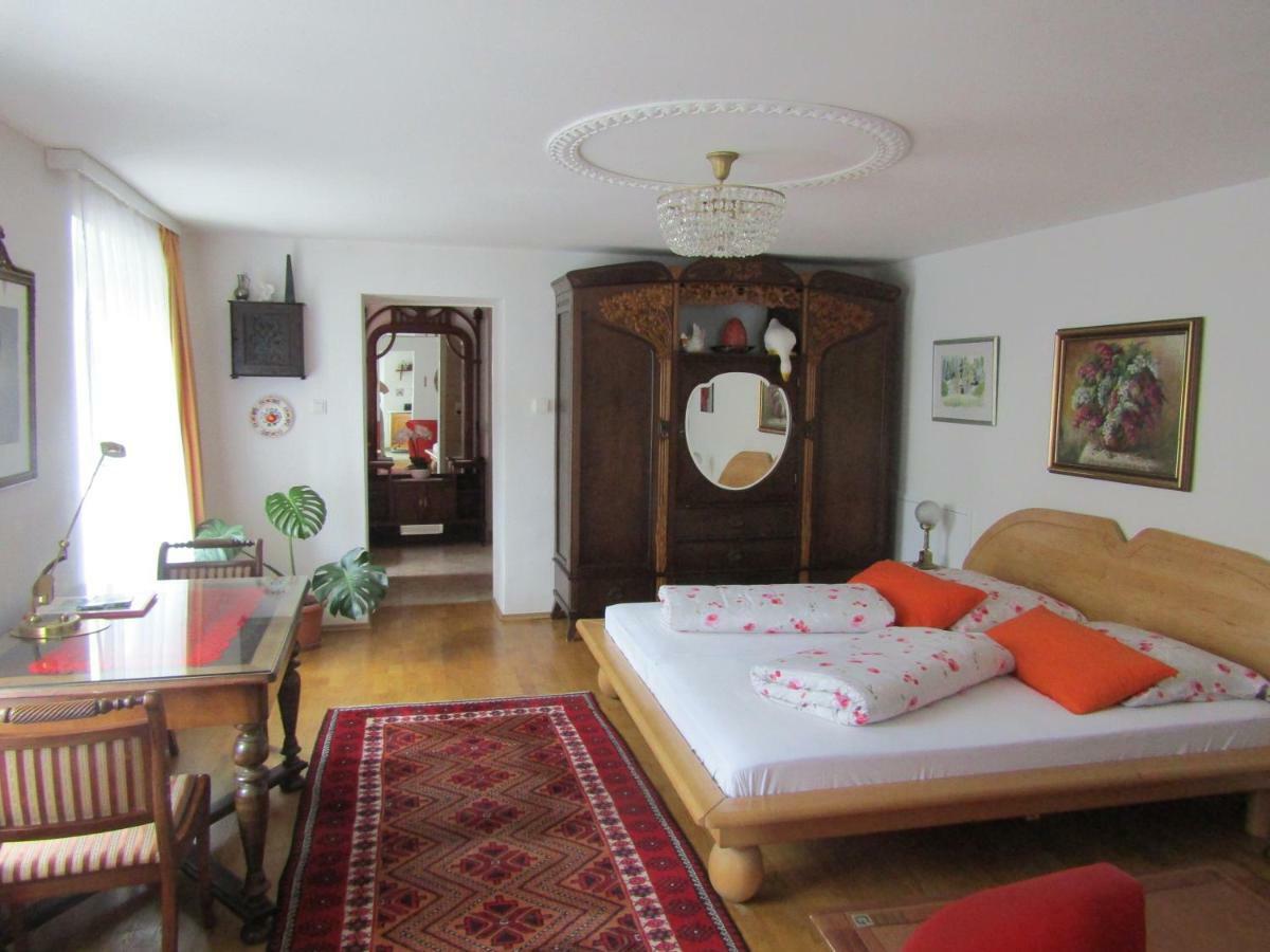 Villa Kreuthhof Appartements Клостернойбург Екстериор снимка
